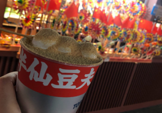 逛小吃街發朋友圈說說 去小吃街曬美食心情文案