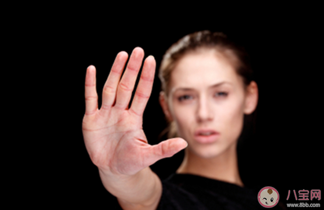 被人闖入家門應(yīng)如何自衛(wèi) 正當(dāng)防衛(wèi)如何才能成立 被人闖入家門應(yīng)如何自衛(wèi) 正當(dāng)防衛(wèi)如何才能成立