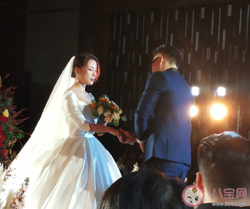 朋友都結(jié)婚了發(fā)朋友圈心情感慨說說 身邊朋友圈都結(jié)婚了自己單身感受 朋友都結(jié)婚了發(fā)朋友圈心情感慨說說 身邊朋友圈都結(jié)婚了自己單身感受