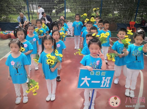 女兒運動會得了第一名的發朋友圈說說 女兒運動會跑步拿獎了心情句子