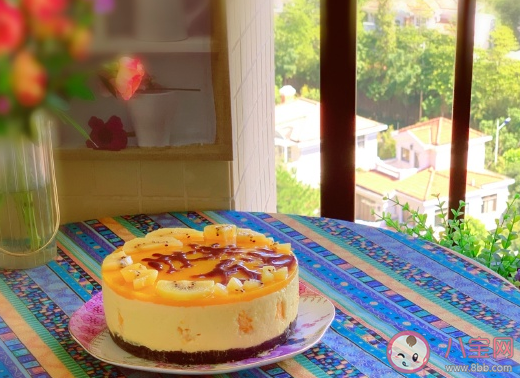 自己做的生日蛋糕發(fā)朋友圈的說說 曬自己做的生日蛋糕心情感言