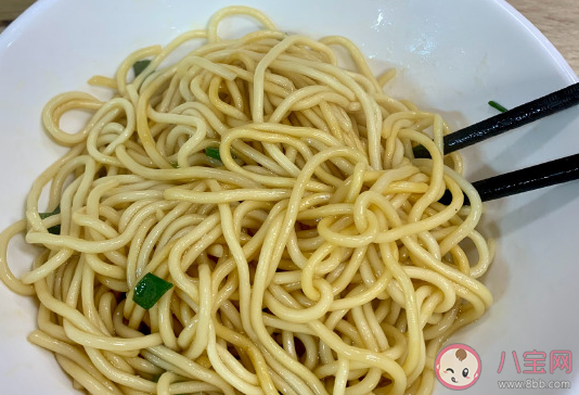 吃生日長壽面的心情說說 吃碗面祝自己生日快樂句子