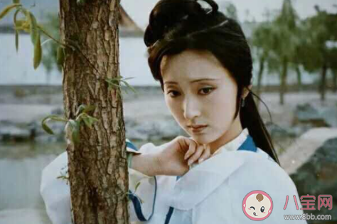 林黛玉倒拔垂楊柳是什么意思什么梗 林黛玉倒拔垂楊柳下一句是什么