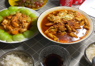 男朋友做飯發朋友圈的句子 夸男朋友做飯好吃心情說說