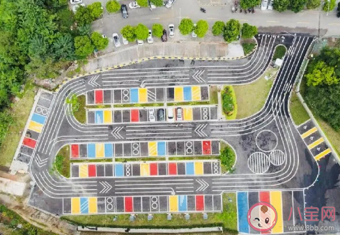 重慶首個彩色戶外停車場在哪 重慶彩色戶外停車場有什么不一樣 重慶首個彩色戶外停車場在哪 重慶彩色戶外停車場有什么不一樣