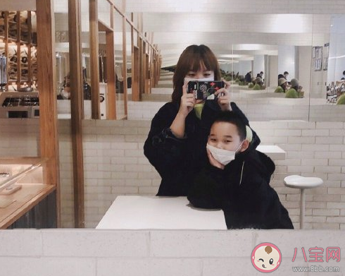 和兒子一起逛街的心情說說 和兒子在一起出去玩發(fā)朋友圈句子 和兒子一起逛街的心情說說 和兒子在一起出去玩發(fā)朋友圈句子