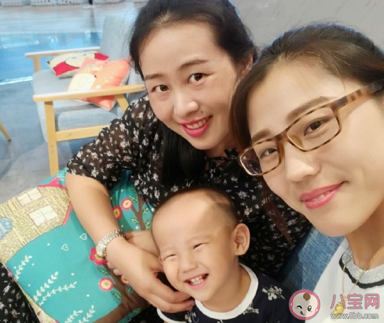 和兒子一起逛街的心情說說 和兒子在一起出去玩發(fā)朋友圈句子 和兒子一起逛街的心情說說 和兒子在一起出去玩發(fā)朋友圈句子