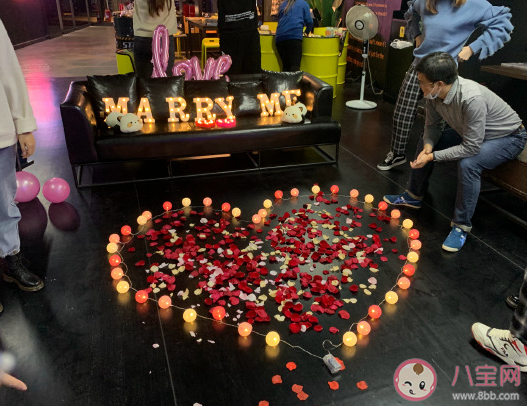 被求婚了怎么發朋友圈說說 被求婚了幸福心情感言