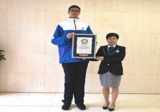 四川14歲男孩身高創(chuàng)吉尼斯紀(jì)錄 四川14歲男孩身高是多少
