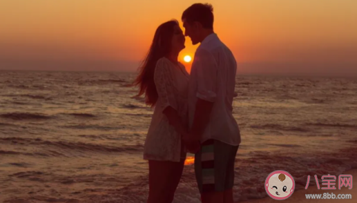 曖昧期怎么聊天推進關系 曖昧期的聊天小技巧