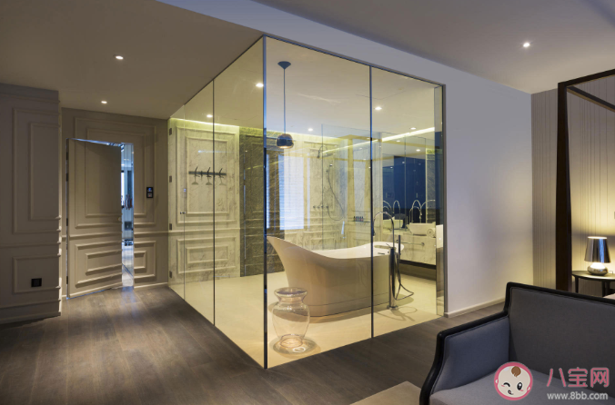 酒店浴室為什么是透明的 透明浴室有什么作用