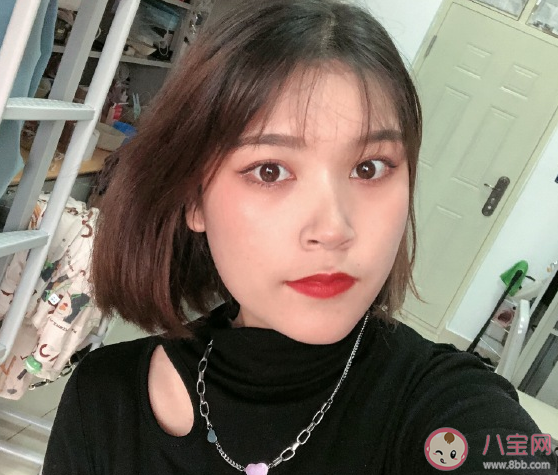 第一次化妝的心情說說 第一次化妝體驗搞笑句子 第一次化妝的心情說說 第一次化妝體驗搞笑句子