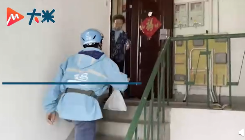 老人記下43位外賣小哥名字怎么回事 當代人都離不開外賣小哥