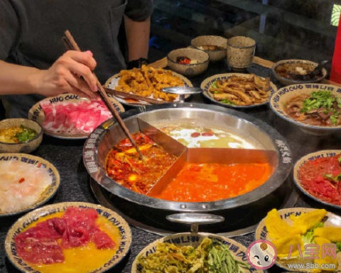 初雪的第一頓火鍋發(fā)朋友圈文案 初雪的第一頓火鍋心情文案大全 初雪的第一頓火鍋發(fā)朋友圈文案 初雪的第一頓火鍋心情文案大全