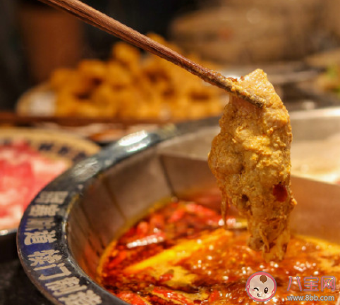 初雪的第一頓火鍋發(fā)朋友圈文案 初雪的第一頓火鍋心情文案大全 初雪的第一頓火鍋發(fā)朋友圈文案 初雪的第一頓火鍋心情文案大全