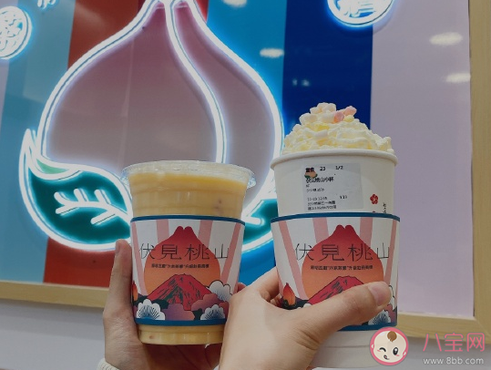 入冬的第一杯奶茶曬朋友圈文案 冬天喝杯奶茶心情說說 入冬的第一杯奶茶曬朋友圈文案 冬天喝杯奶茶心情說說