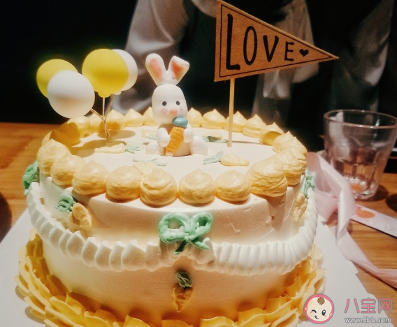 自己又老一歲了心情短語說說 又老一歲了生日快樂配圖文案