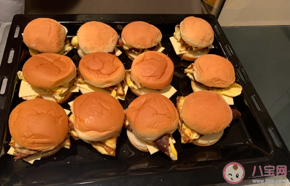 帶孩子吃漢堡發(fā)朋友圈的說說 帶孩子吃漢堡心情短語