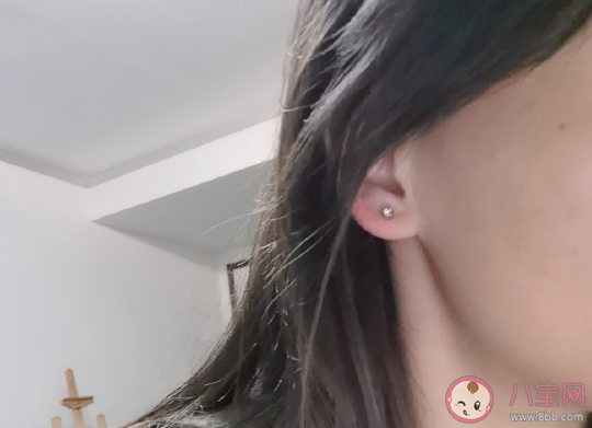 打完耳洞發朋友圈文案句子 打耳洞經典語錄大全