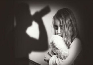 如何讓自卑的學(xué)生走出困境 幫助自卑學(xué)生塑造自信的方法有哪些