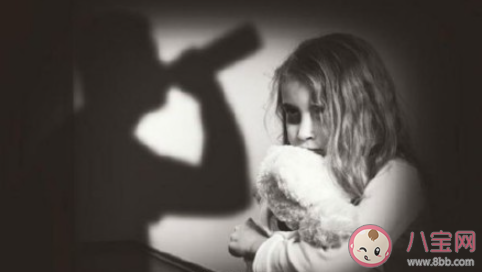 如何讓自卑的學生走出困境 幫助自卑學生塑造自信的方法有哪些 如何讓自卑的學生走出困境 幫助自卑學生塑造自信的方法有哪些