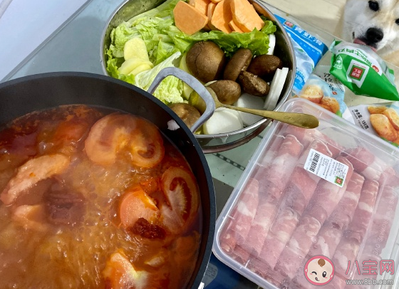 下雪天吃火鍋的朋友圈說說 冬天和火鍋更配感慨大全 下雪天吃火鍋的朋友圈說說 冬天和火鍋更配感慨大全