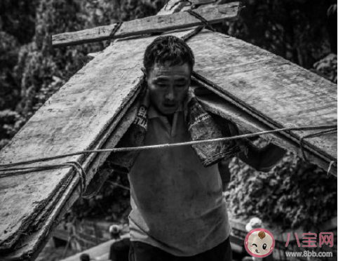 泰山山頂礦泉水5元一瓶合理嗎 半山腰3元一瓶是怎么回事