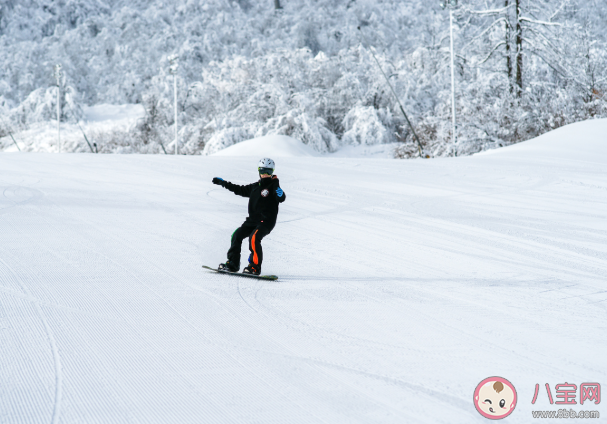 適合冬天滑雪發朋友圈的說說句子 冬天滑雪發朋友圈說說配圖