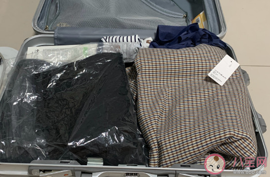 過(guò)年給爸媽買(mǎi)衣服的朋友圈說(shuō)說(shuō) 過(guò)年給爸媽高興心情一句話