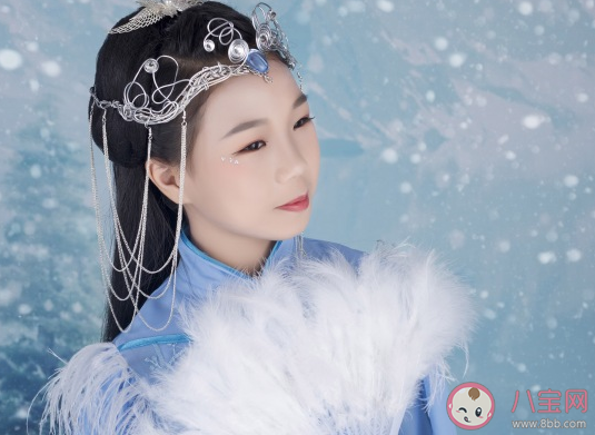 第一次拍古裝發表的感慨說說 第一次拍古裝開心心情一句話 第一次拍古裝發表的感慨說說 第一次拍古裝開心心情一句話