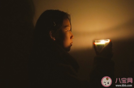 大冬天的停電怎么發的說說 大冬天停電的搞笑圖片句子 大冬天的停電怎么發的說說 大冬天停電的搞笑圖片句子