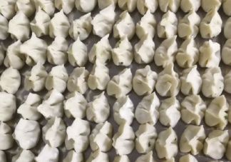 冬至和家人吃餃子的朋友圈說說 冬至和家人吃餃子幸福文案句子