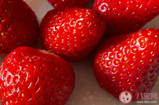 2020關(guān)于冬天吃草莓的心情文案說(shuō)說(shuō) 吃到草莓的唯美簡(jiǎn)短句子