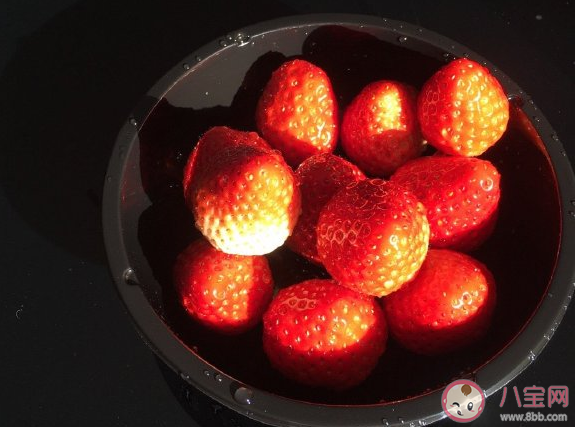 2020關(guān)于冬天吃草莓的心情文案說(shuō)說(shuō) 吃到草莓的唯美簡(jiǎn)短句子