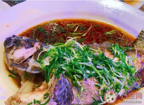 年底部門聚餐吃飯的朋友圈說說 年底公司部門聚會(huì)的說說句子