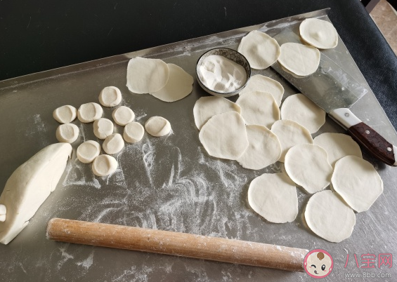 兒子第一次包餃子朋友圈怎么發(fā) 兒子第一次包餃子心情感慨