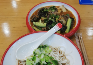 周末一個人吃飯的心情說說 一個人吃飯配圖文字文案