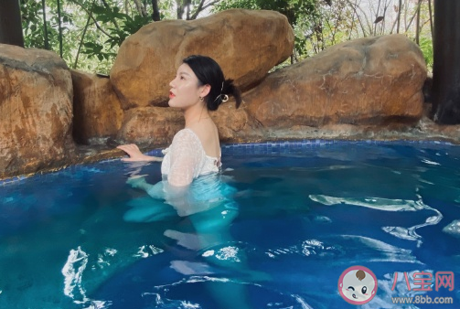 冬天泡溫泉發(fā)朋友圈說說 冬天泡溫泉放松幽默句子