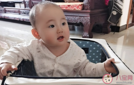 心疼兒子生病的心情說說 兒子生病母親擔心語句。