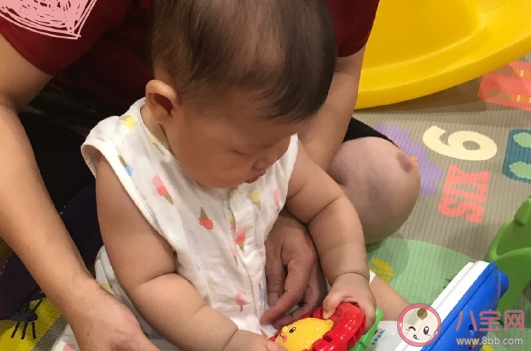 心疼兒子生病的心情說說 兒子生病母親擔心語句。