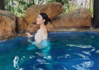 冬天泡溫泉發朋友圈說說 冬天泡溫泉放松幽默句子