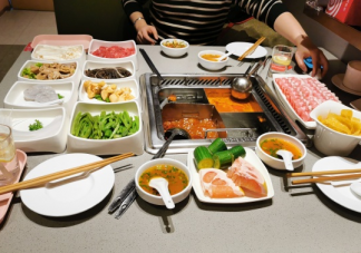 2021年新年的第一頓火鍋發朋友圈說說 曬新年的第一頓火鍋感慨句子