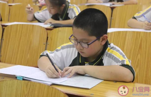 家長如何給孩子報聽寫 孩子聽寫不過關(guān)怎么回復(fù)老師