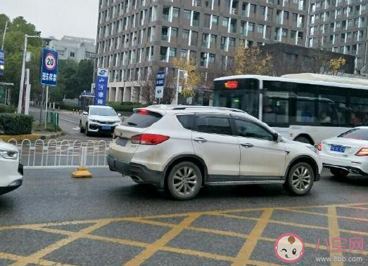 冬天走在路上耳朵疼發朋友圈說說 冬天走在路上耳朵疼幽默搞笑句子 冬天走在路上耳朵疼發朋友圈說說 冬天走在路上耳朵疼幽默搞笑句子