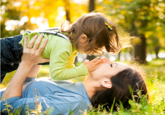 為什么孩子和父母越來越沒話說 孩子不愿意溝通嫌你煩怎么辦