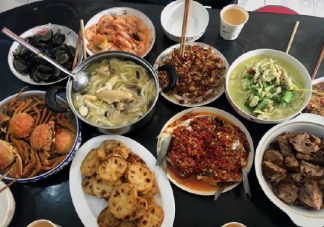 吃奶奶做的飯發(fā)朋友圈說說 在奶奶家吃飯溫馨感言感慨