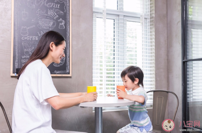 高層次父母不應該當著孩子面做哪些事 如何成為高層次父母 高層次父母不應該當著孩子面做哪些事 如何成為高層次父母