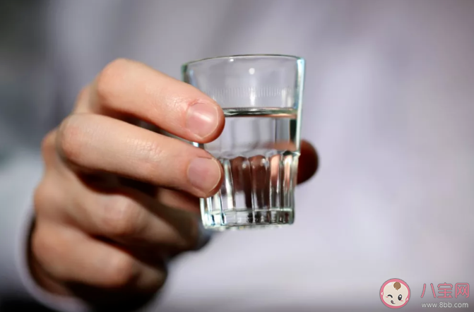 喝酒暖身說法正確嗎 喝酒為什么越喝越冷