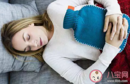 廣州小伙貼7個(gè)暖寶寶后背冒煙怎么回事 怎么預(yù)防低溫燙傷