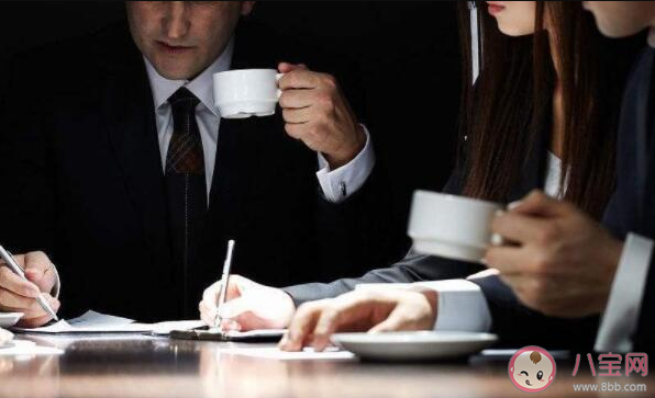 現在的應屆生為什么都熱衷于互聯網 互聯網工作好找嗎